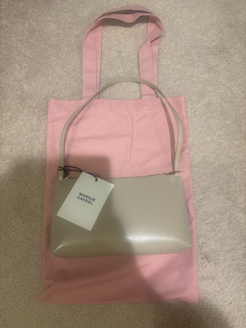 NWT! Mansur Gavriel Gaia Leather Shoulder Bag in light grey - Picture 4 of 9